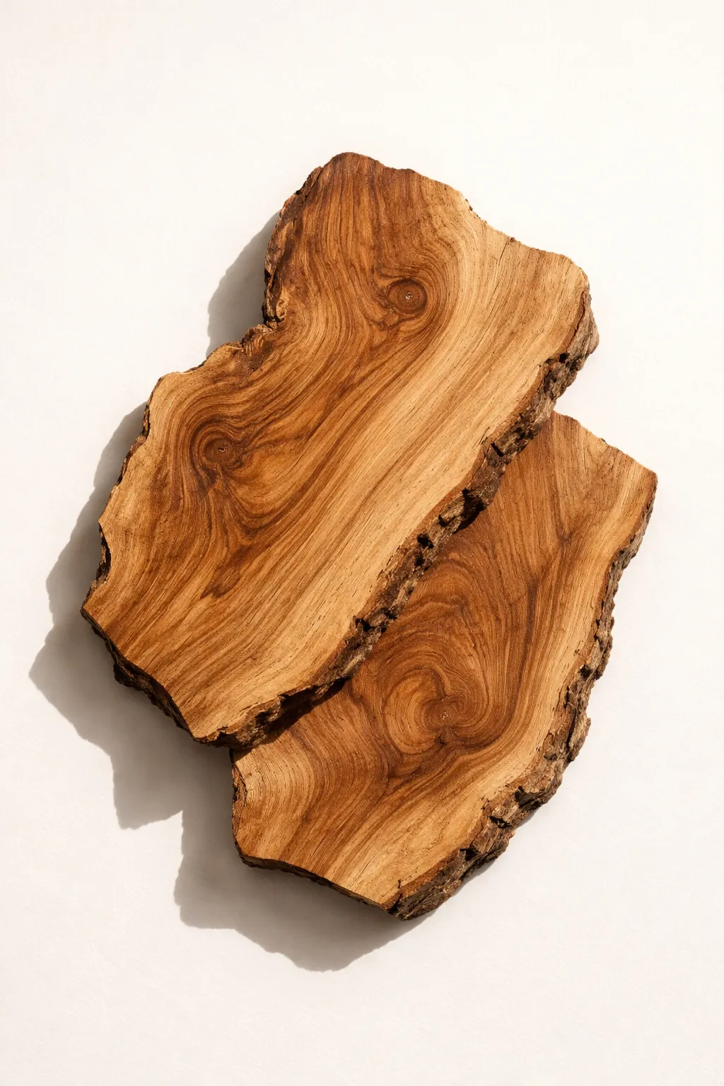 Teak Wood Note in Perfumery | Sillager